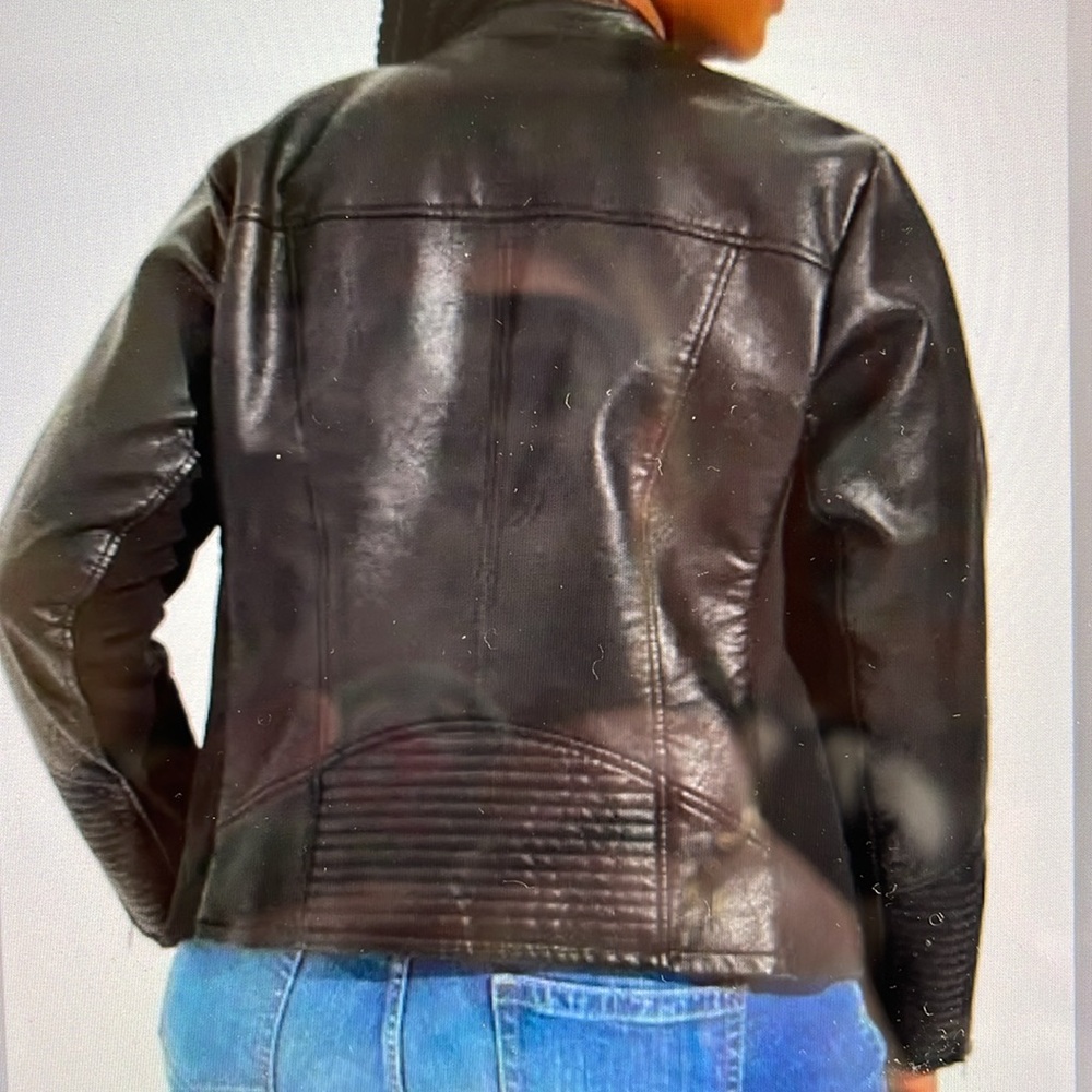 EUC Torrid Faux Leather Collarless Moto Jacket Women
+Size 3. Deep Black. - Picture 2 of 8
